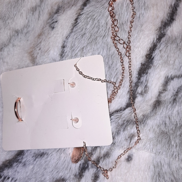 SIMULATED OPAL MOONSTONE STYLE JEWELRY SET ~ NECKLACE, EARRINGS, RING ๐ - Picture 4 of 16